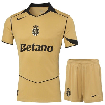 Kit Enfant Sporting FC 2026 2027 Pas Cher - 90+3 | Maillot de Foot Enfant Pas Cher 2026 2027